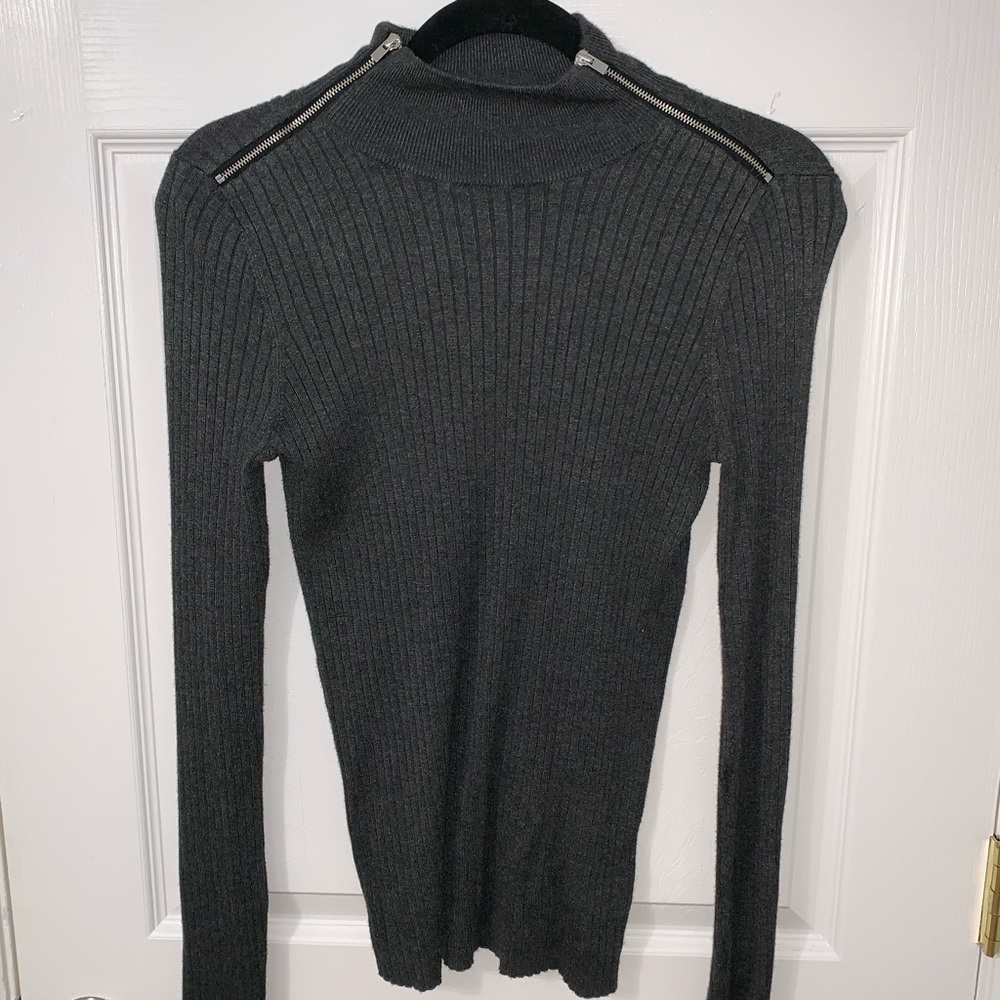 Tight fitting sweater